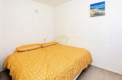 Spacious Ground Floor Apartment Near Old Town