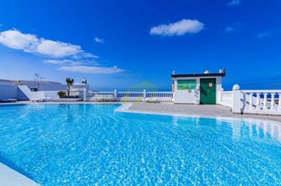 Spacious Ground Floor Apartment Near Old Town