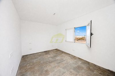 Bungalow with Views in Famara