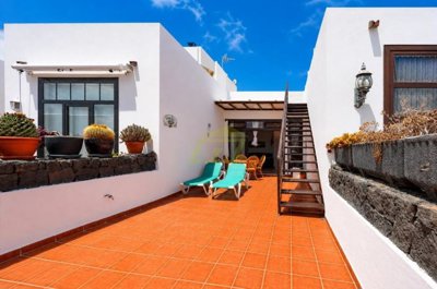 Bungalow with Sea Views, Pool and Private Terraces
