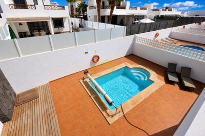 Stylish Villa with Roof Terrace Close to Marina Rubicón