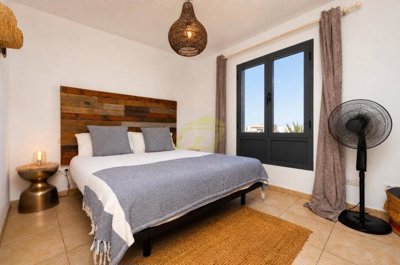 Stylish Villa with Roof Terrace Close to Marina Rubicón