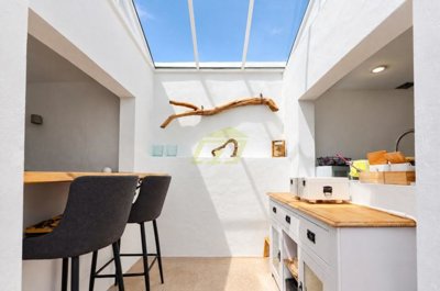 Renovated Detached Home with Private Pool and Spacious Gardens in Oasis de Nazaret