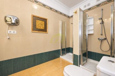 Spacious 2 bedroom apartment in fantastic complex in frontline Puerto del Carmen
