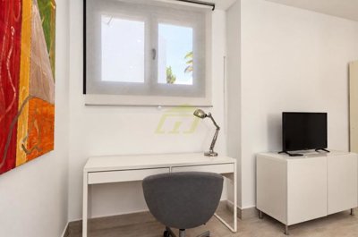 Spacious 2 bedroom apartment in fantastic complex in frontline Puerto del Carmen