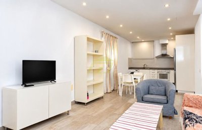 Spacious 2 bedroom apartment in fantastic complex in frontline Puerto del Carmen