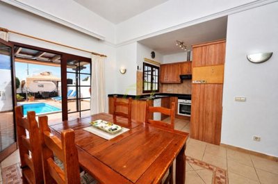 Villa Within Walking Distance of Playa Blanca Centre