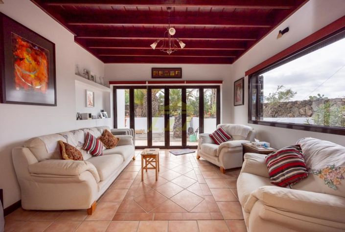 Image No.3-4 Bed Villa for sale