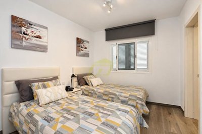 Renovated 3 Bedroom Ground-Floor Apartment in Gated Complex