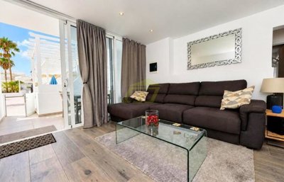 Renovated 3 Bedroom Ground-Floor Apartment in Gated Complex