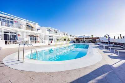 Turnkey Top Floor Apartment with Pool and South-Facing Balcony