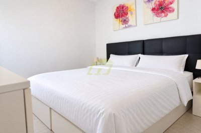 Turnkey Top Floor Apartment with Pool and South-Facing Balcony