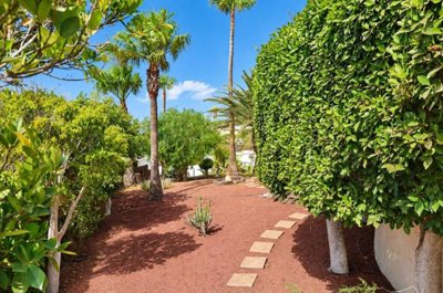 Outstanding property with spectacular seaviews
