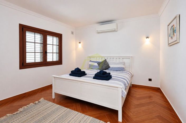Image No.10-4 Bed Villa for sale