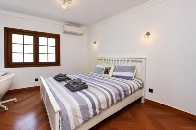 Stylish Villa with Private Pool and Beautiful Sea Views