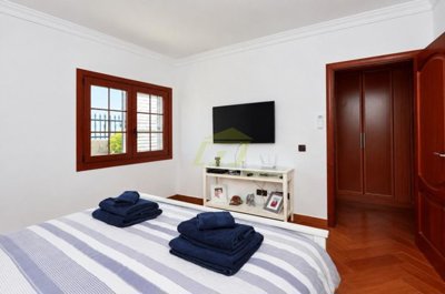 Stylish Villa with Private Pool and Beautiful Sea Views