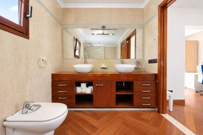 Image No.18-4 Bed Villa for sale