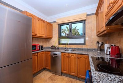Immaculate fully detached 2 bedroom villa with heated pool in Playa Blanca