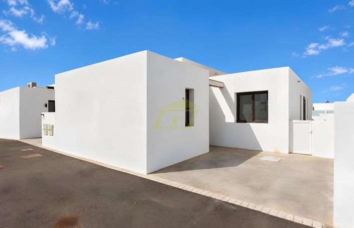 Image No.19-3 Bed Villa for sale