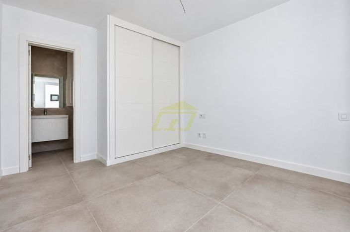 Image No.4-3 Bed Villa for sale