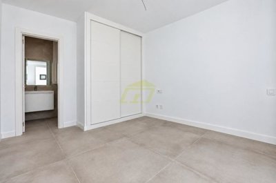Single Level Villa with Private Pool Close to the Promenade