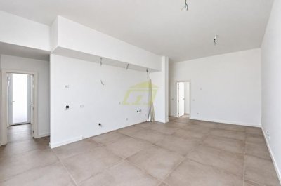 Single Level Villa with Private Pool Close to the Promenade