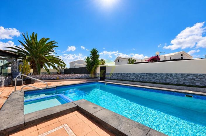 Image No.16-2 Bed Villa for sale