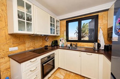 Single Level Villa with Mature Garden and Excellent Outdoor Living