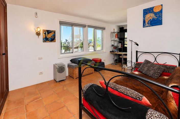 Image No.15-4 Bed Villa for sale