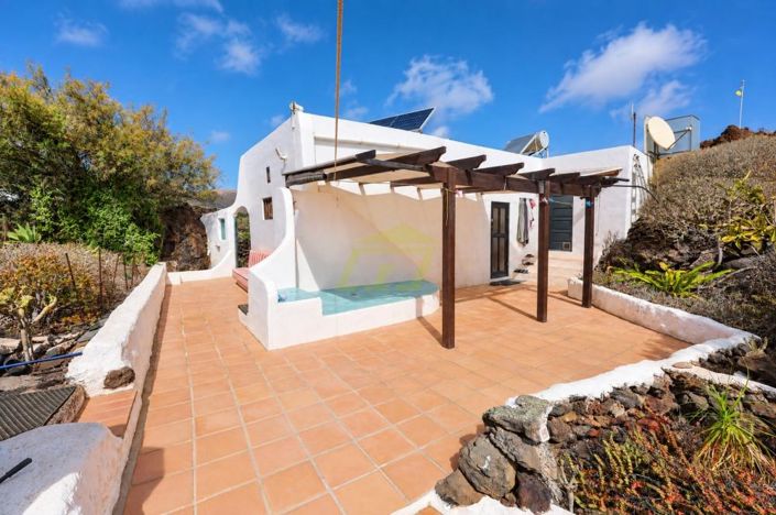 Image No.3-4 Bed Villa for sale
