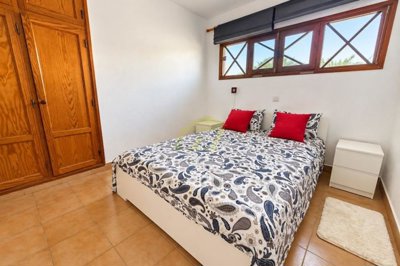 Lovely Apartment in Great Loccaton with Communal Pool