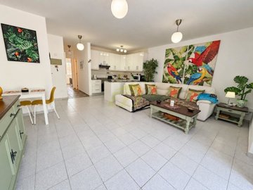 Ground Floor Apartment with Private Terrace in Marcastell