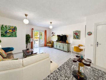 Ground Floor Apartment with Private Terrace in Marcastell