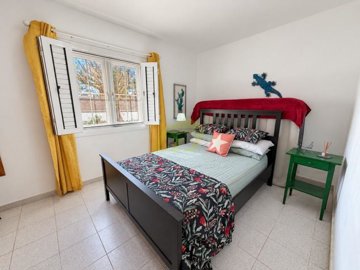 Ground Floor Apartment with Private Terrace in Marcastell