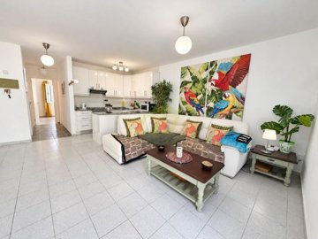 Ground Floor Apartment with Private Terrace in Marcastell
