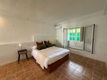 Traditional Canarian charm in the vibrant centre of Costa Teguise