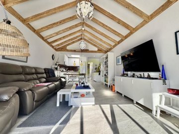 Modern Bungalow with Sea Views and High-Quality Features in Costa Teguise