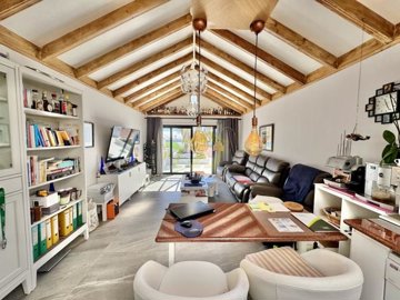 Modern Bungalow with Sea Views and High-Quality Features in Costa Teguise