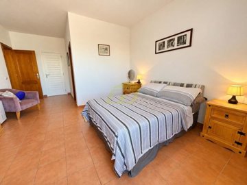 South Facing Villa with mountain views in Playa Blanca