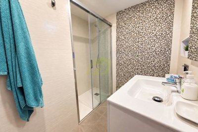 Fully Renovated 1 Bedroom Apartment with Sea Views