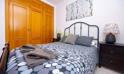 2 bedroom apartment in the San Jancinto complex with sea views and communal swimming pool