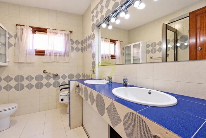 Image No.15-5 Bed Villa for sale