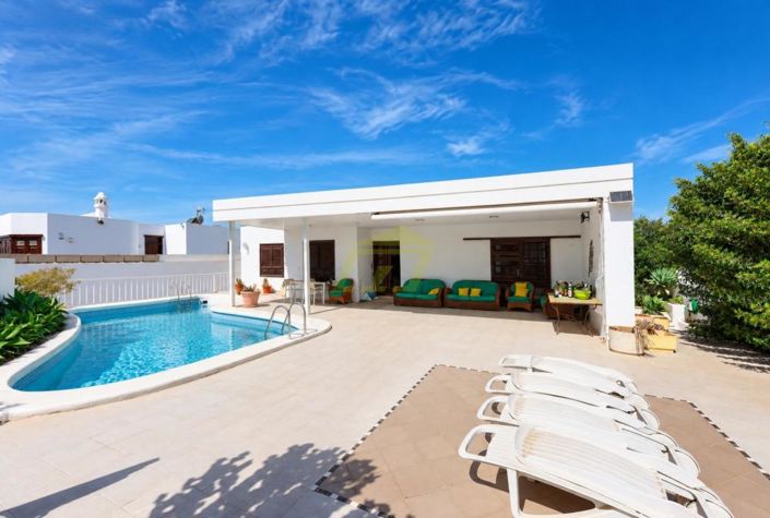 Image No.3-5 Bed Villa for sale