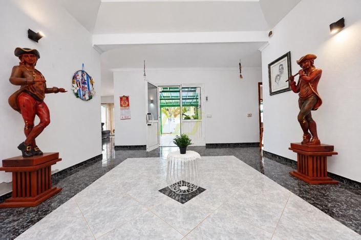Image No.20-5 Bed Villa for sale