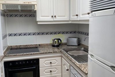 1 bedroom apartment on frontline complex with communal pools and facilities