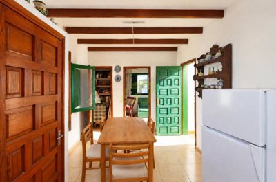 Character Home on a Generous Plot in Yaiza