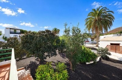 Character Home on a Generous Plot in Yaiza