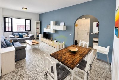 Charming Top-Floor Apartment with Stunning Panoramic Views
