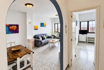 Charming Top-Floor Apartment with Stunning Panoramic Views