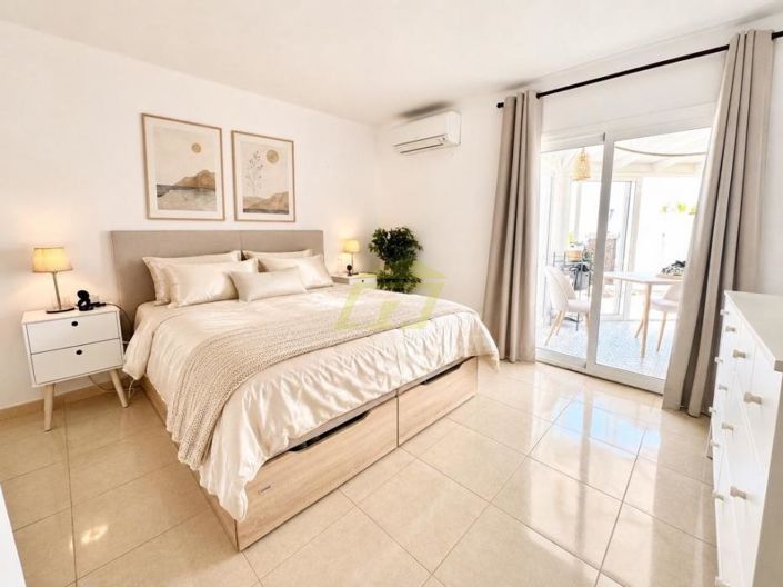 Image No.10-3 Bed Villa for sale
